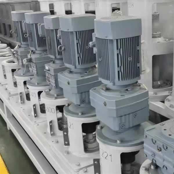 汙水攪（jiǎo）拌器安裝現場