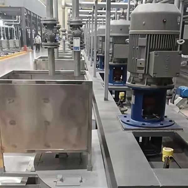 側入式攪拌（bàn）器安裝（zhuāng）現場