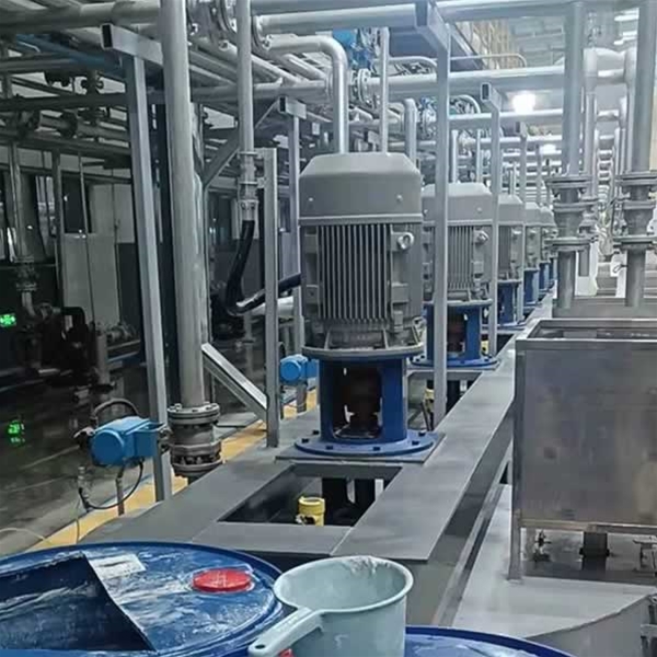 攪（jiǎo）拌設備安裝現場